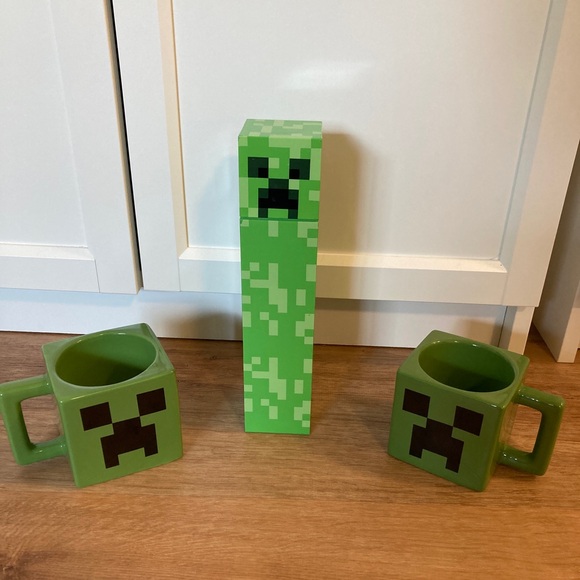 Minecraft Other - Set 3 ~ 2 Minecraft Green Creeper Mojang Ceramic Mugs Cups 8 Oz & Water Bottle